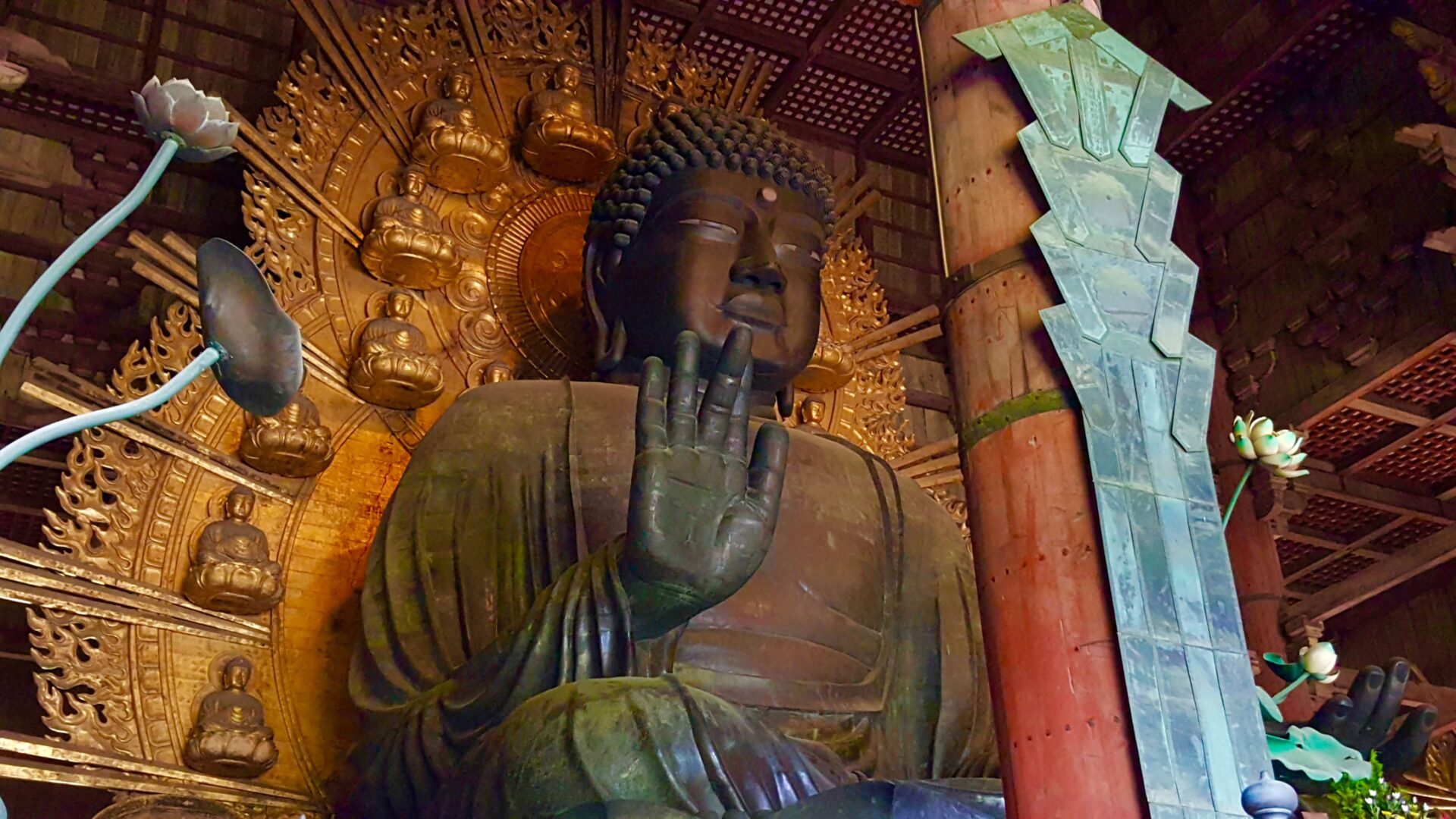 仏教の仏像。盧舎那仏（東大寺）。